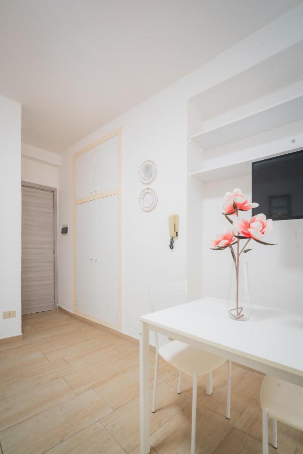 Suite "Castello" Del Garda - Apt Per Coppie Garda Desenzano del Garda Exterior photo